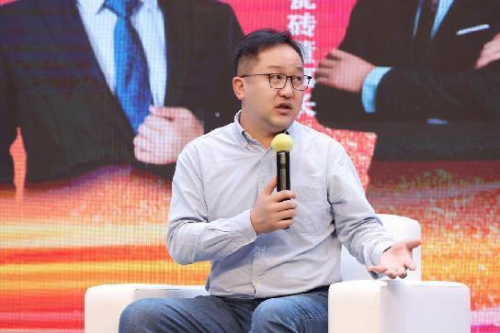 z6尊龙·中国网站：2024中国家居荣耀红榜｜东鹏整装卫浴荣获“智能卫浴智享空间先锋品牌”(图4)