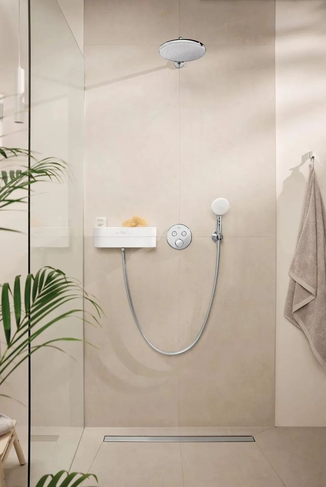 z6尊龙入口：进博会看卫浴家居硬核科技：会出泡沫的花洒；冬暖夏凉的树脂窗；会洗澡的马桶；护肤淋浴(图7)