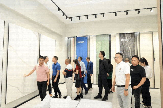 CIMIC斯米克磁砖华南旗舰店开幕庆典暨世界陶瓷卫浴100强企业授牌仪式(图6)