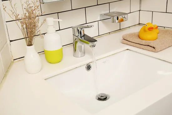 升级一下浴室柜浴室东西再多也不怕(图7)