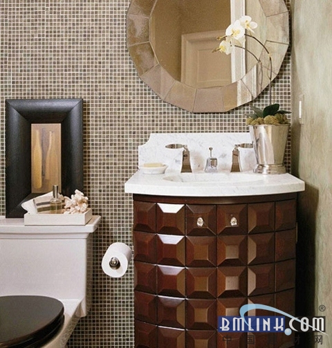 经典实木卫浴柜打造庄重大气浴室