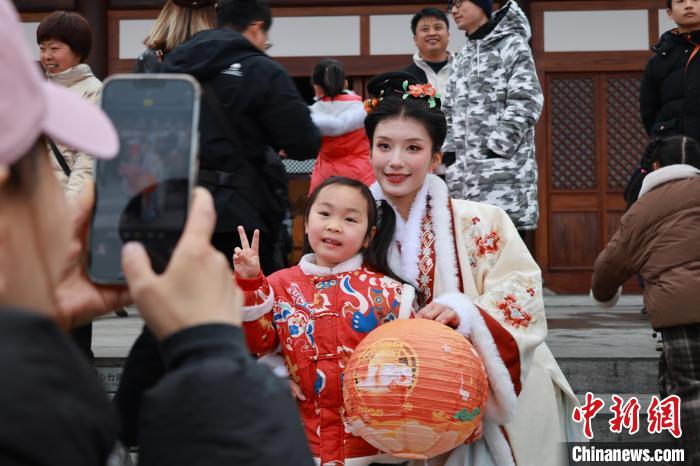 浙江“闹”元宵：文化味邂逅科技味