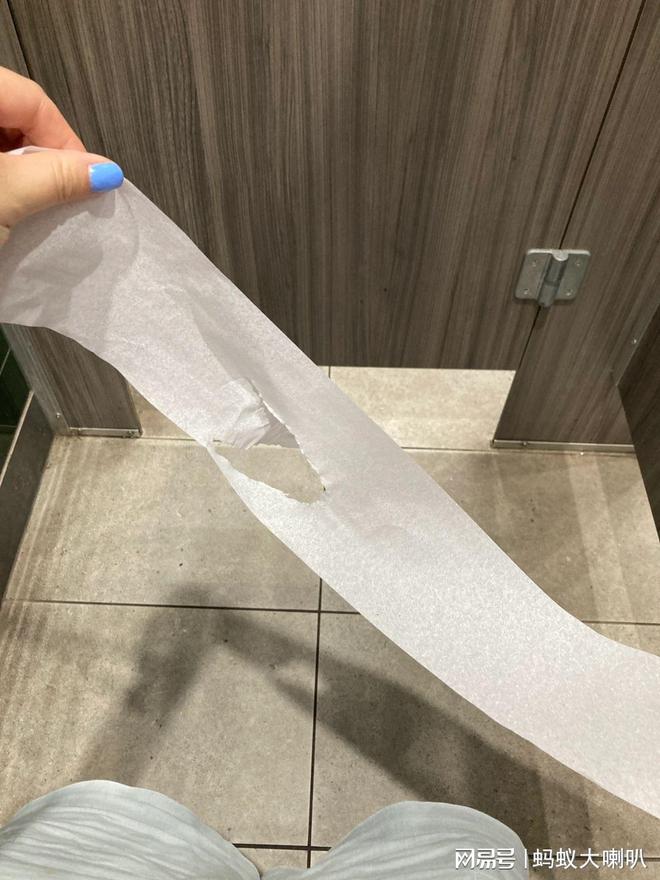 听说大厂厕所又出“事故”了。这次是度厂(图2)