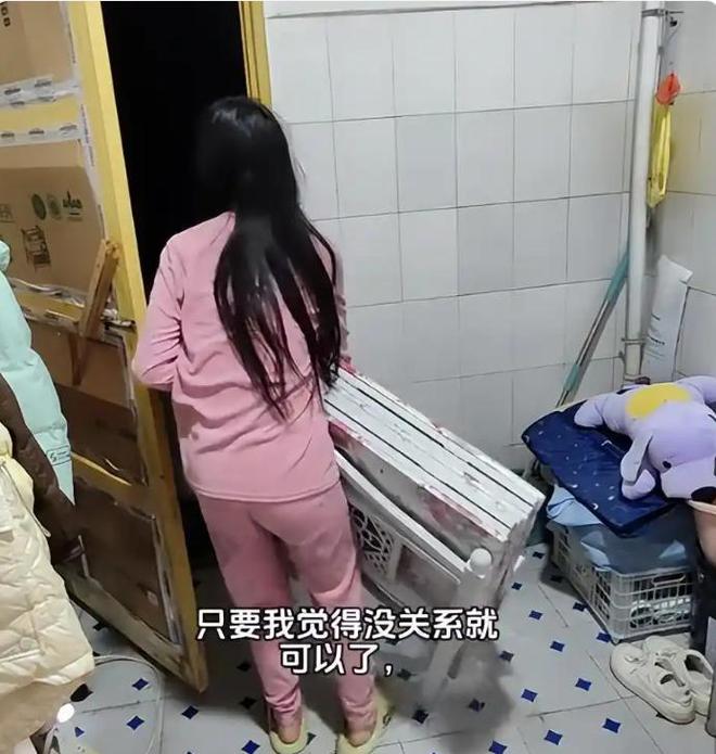 19岁女孩住厕所后续：当事人回应老板透露细节网友质疑炒作