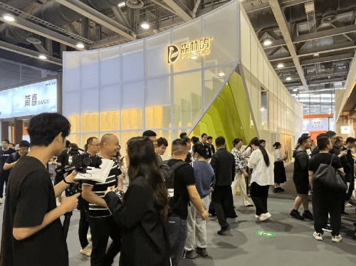 【广州建博会】森林鸽高定精板“雅宋·晓山青”：宋氏美学×瑞典NCS重构家居设计话语权(图5)