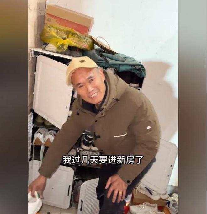 非洲媳妇rose乔迁新居三层小洋楼十分大气就连村书记都来帮忙(图2)