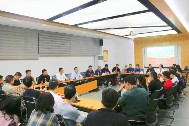 【头条】仑苍镇“青淬讲堂·夜话沙龙”第五期在水暖城一期展厅举行(图2)