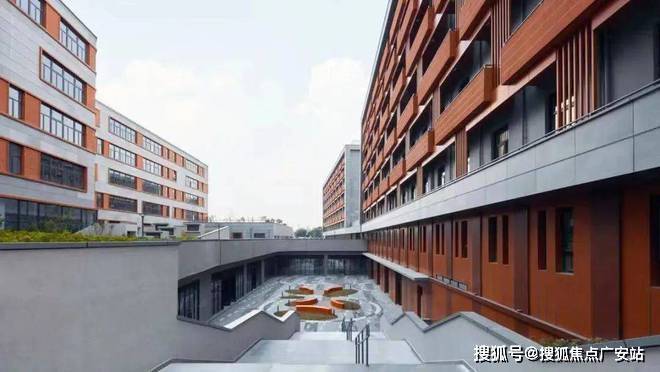 z6尊龙·中国网站：普陀金茂府（售楼处）2025网站-楼盘评测-价格-户型-停车位(图22)