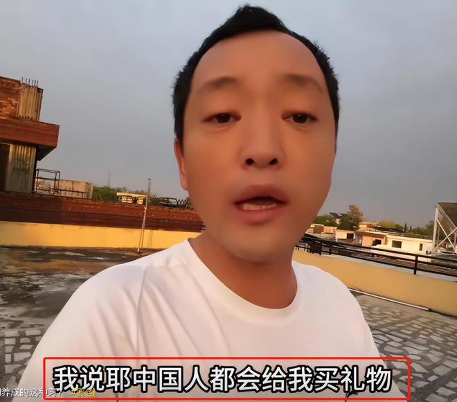 韩红含金量还在上升！男子巴基斯坦贫民窟被围：不给钱不是中国人(图24)