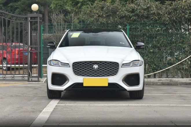 入门降至2698万配20T+8AT还是C级车捷豹XFL值得抄底吗？(图5)
