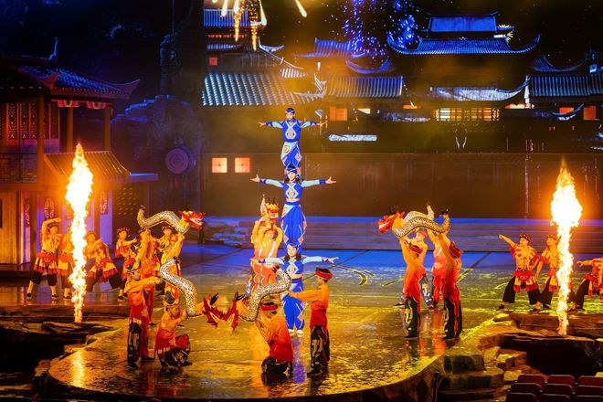 2025“美好中国行·驻华外交官湖北之旅”走进凉城利川(图6)