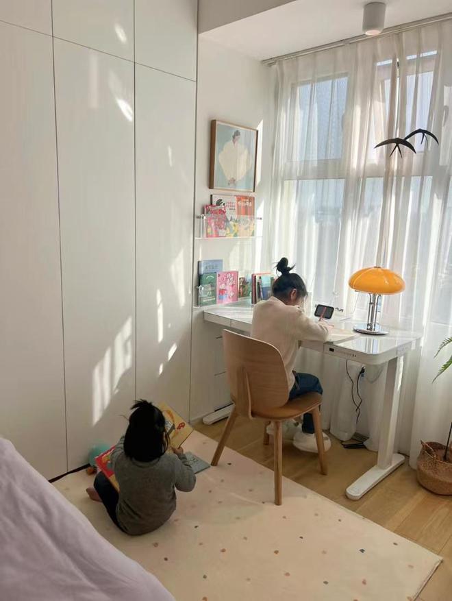 z6尊龙平台：一进她家才知道什么叫岁月静好全屋干净且舒适是我的理想家(图21)