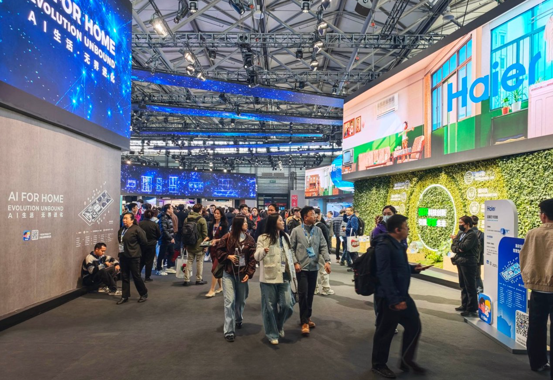 卫浴「挤」进AWE核心圈：海尔、松下各亮王牌鸿蒙智选引发新变数？(图15)