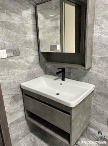 箭牌实木浴室柜组合：环保耐用储物不受潮(图2)