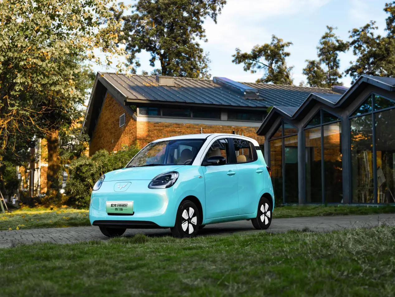 宏光MINIEV四门版PK长安Lumin究竟谁更好(图2)