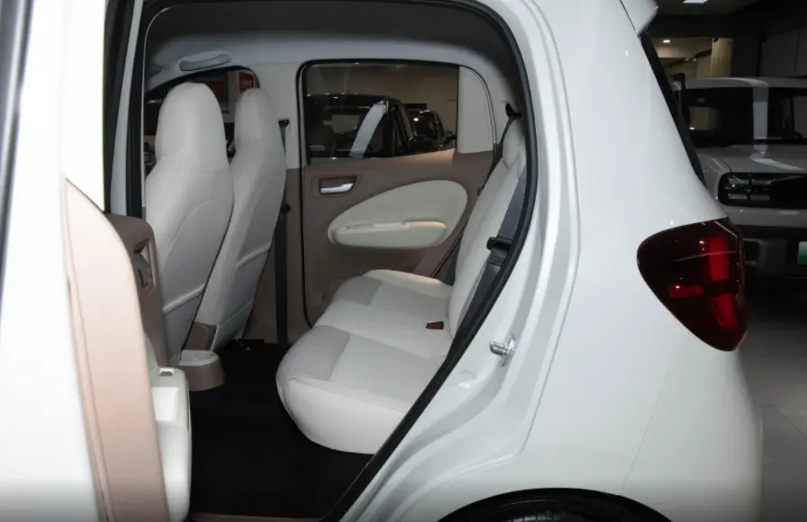 阿洛尼浴室柜高定艺术馆焕新绽放暨2024春季新品品鉴会(图3)